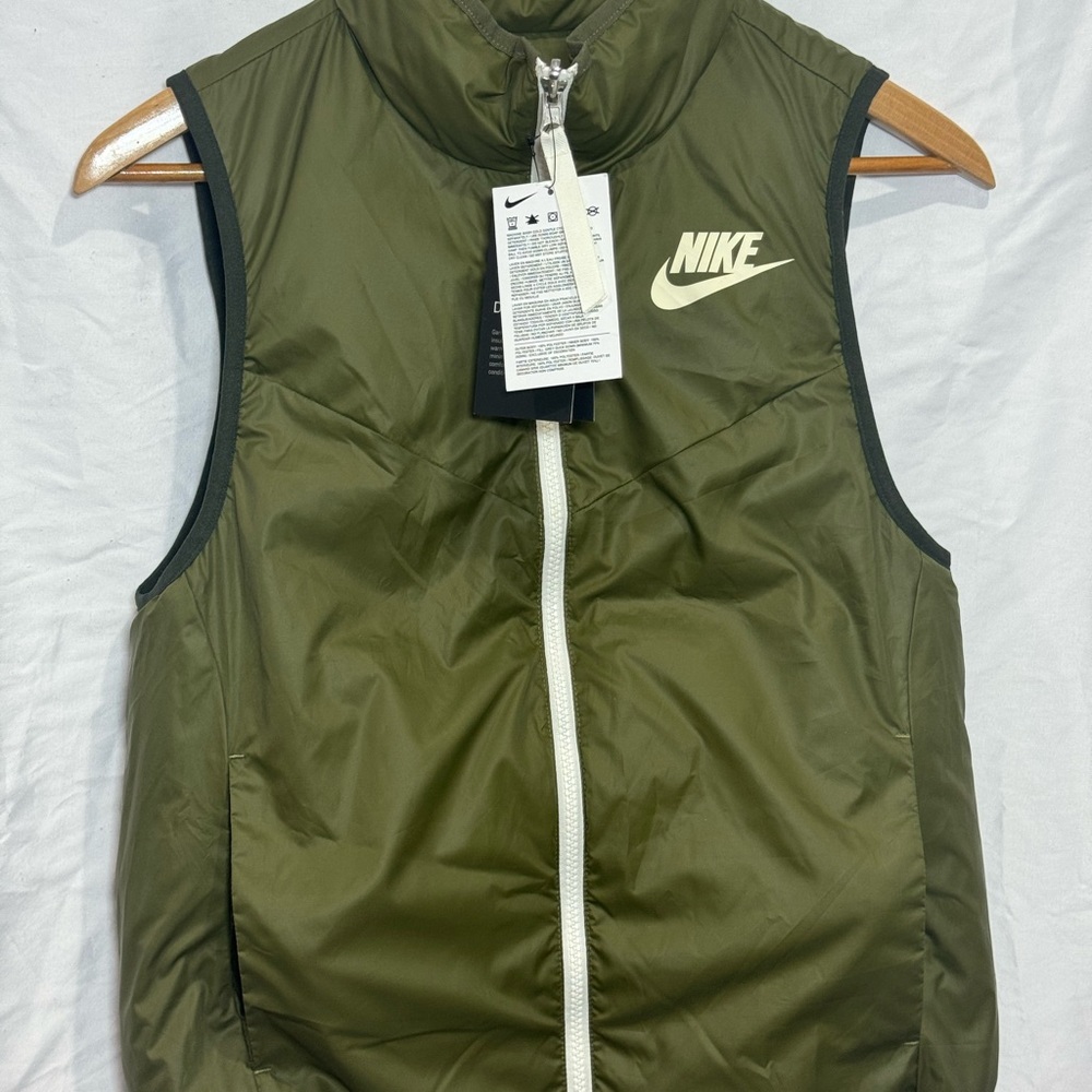 Nike Sportswear Windrunner Reversible Down Fill Vest | XS - Picture 5 of 11